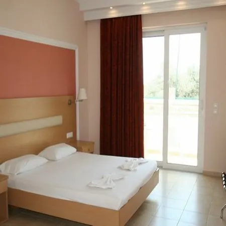 Diagoras Club Aparthotel 3*